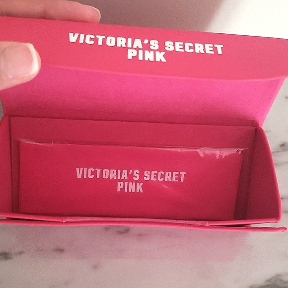 Victoria's Secret Sunglasses - Picture 7 of 9